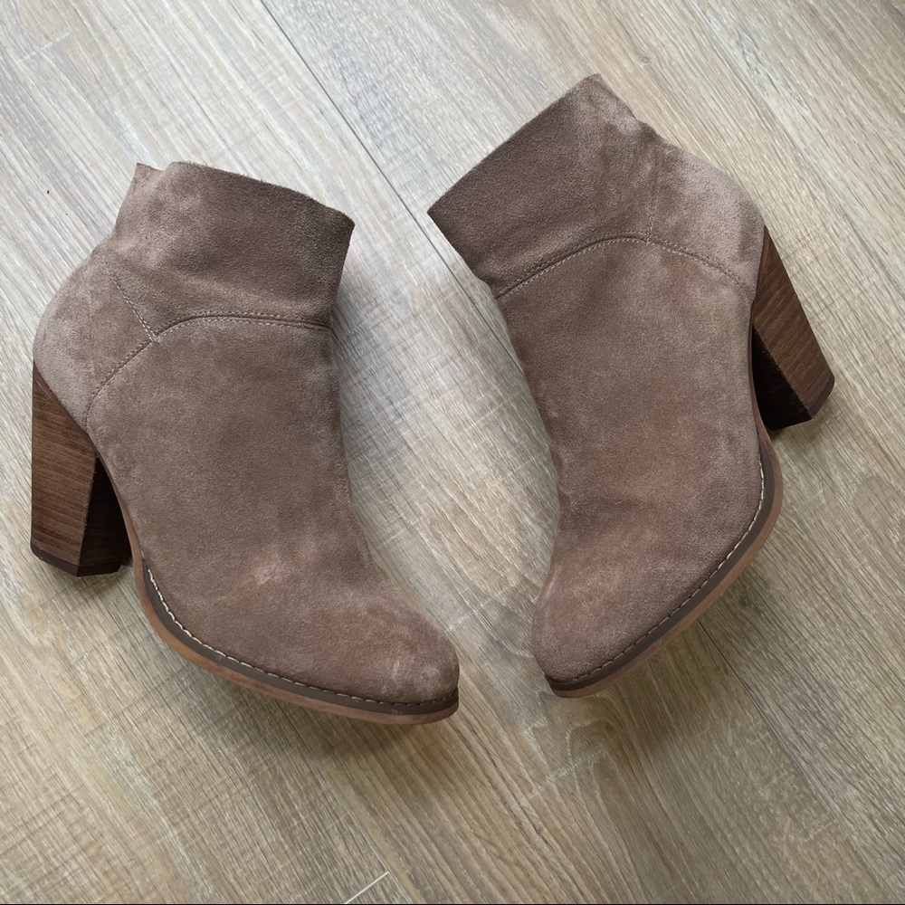 SOLE SOCIETY tan suede heeled booties, Alexi Taupe
